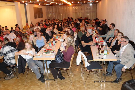 Redwings feiern stimmungsvolle Weihnachtsfeier