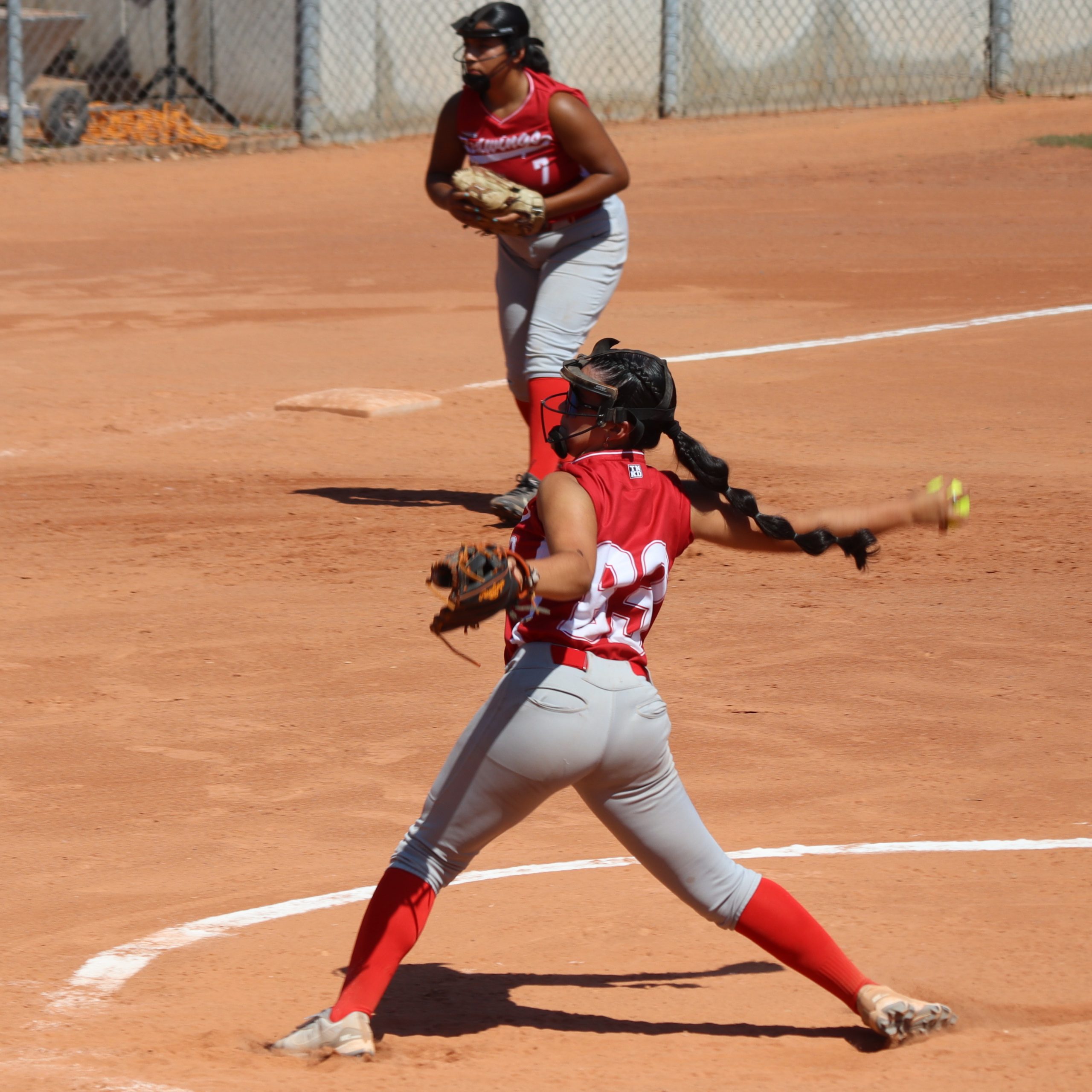 Redwings-Softballspielerin bei einer Defensivaktion in Mainz