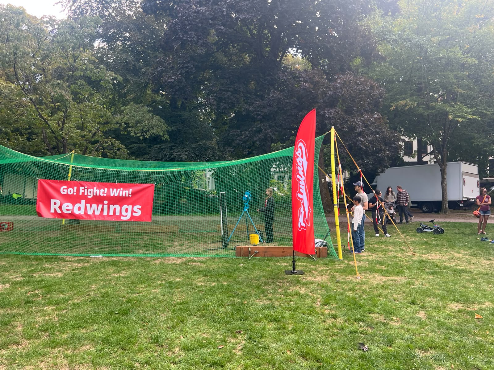 Batting Cage der Redwings beim Deutsch-Amerikanischen Freundschaftsfest