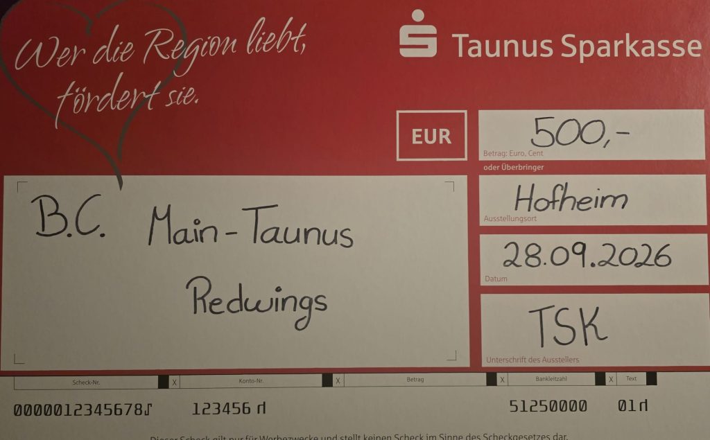 Symbolischer Scheck der Taunus Sparkasse über 500 Euro für den B.C. Main-Taunus Redwings