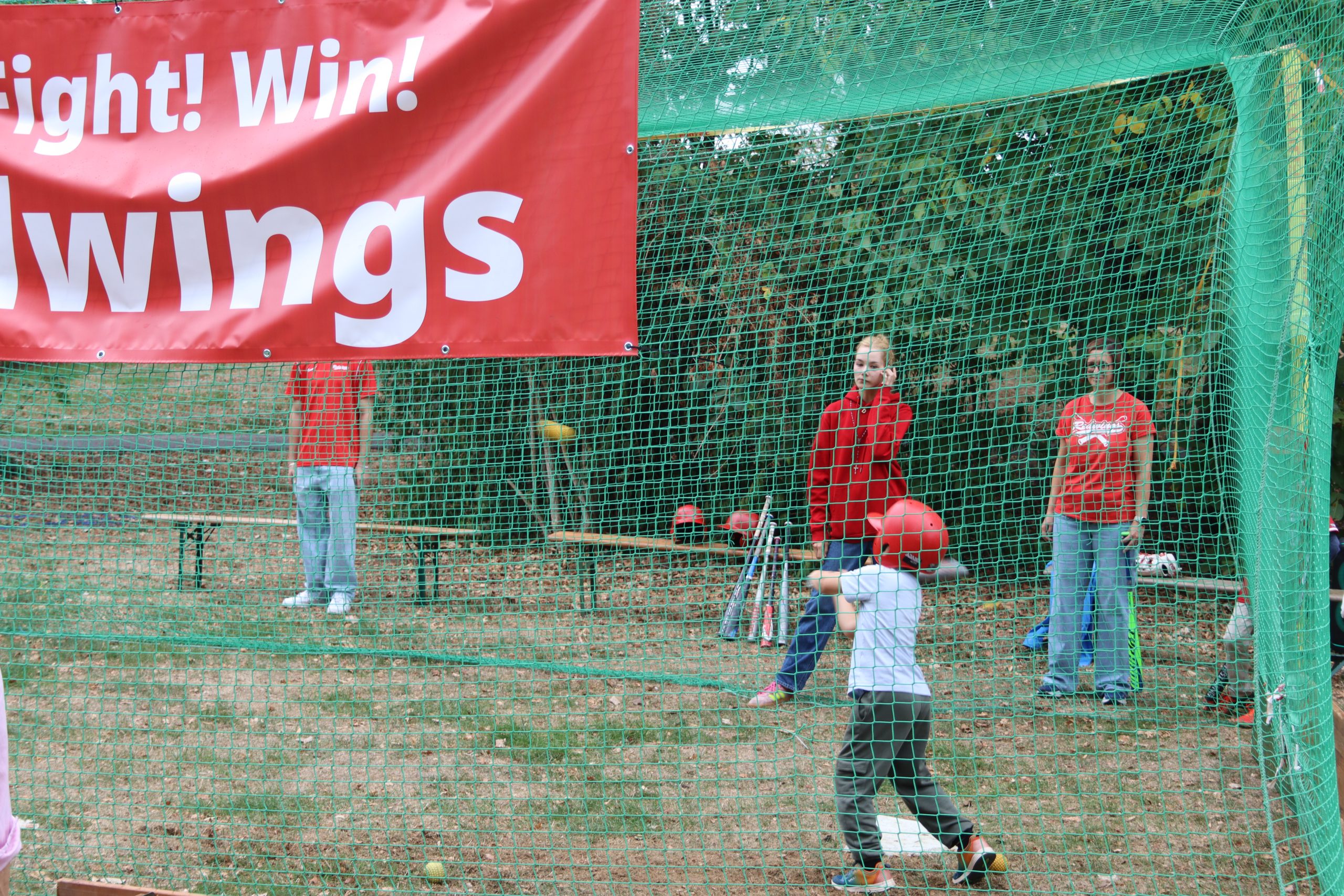 Kind beim Schlag im Redwings-Batting-Cage