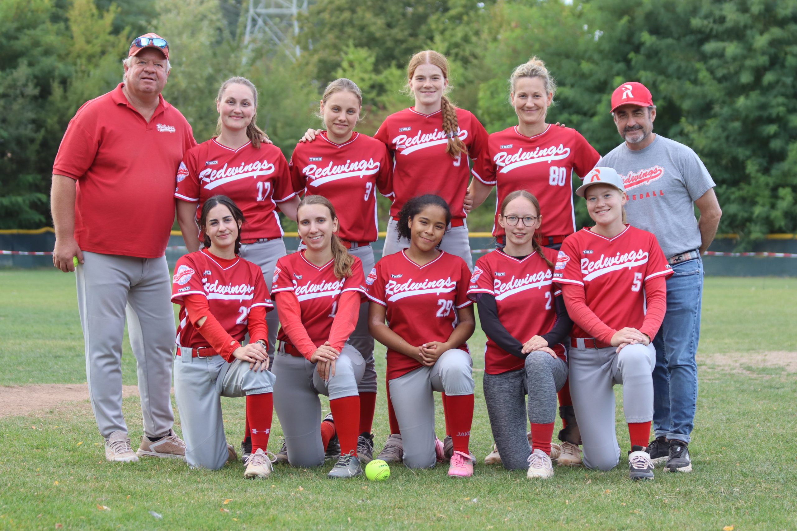 Die Softball-Damen der Main-Taunus Redwings nach dem Saisonfinale 2026